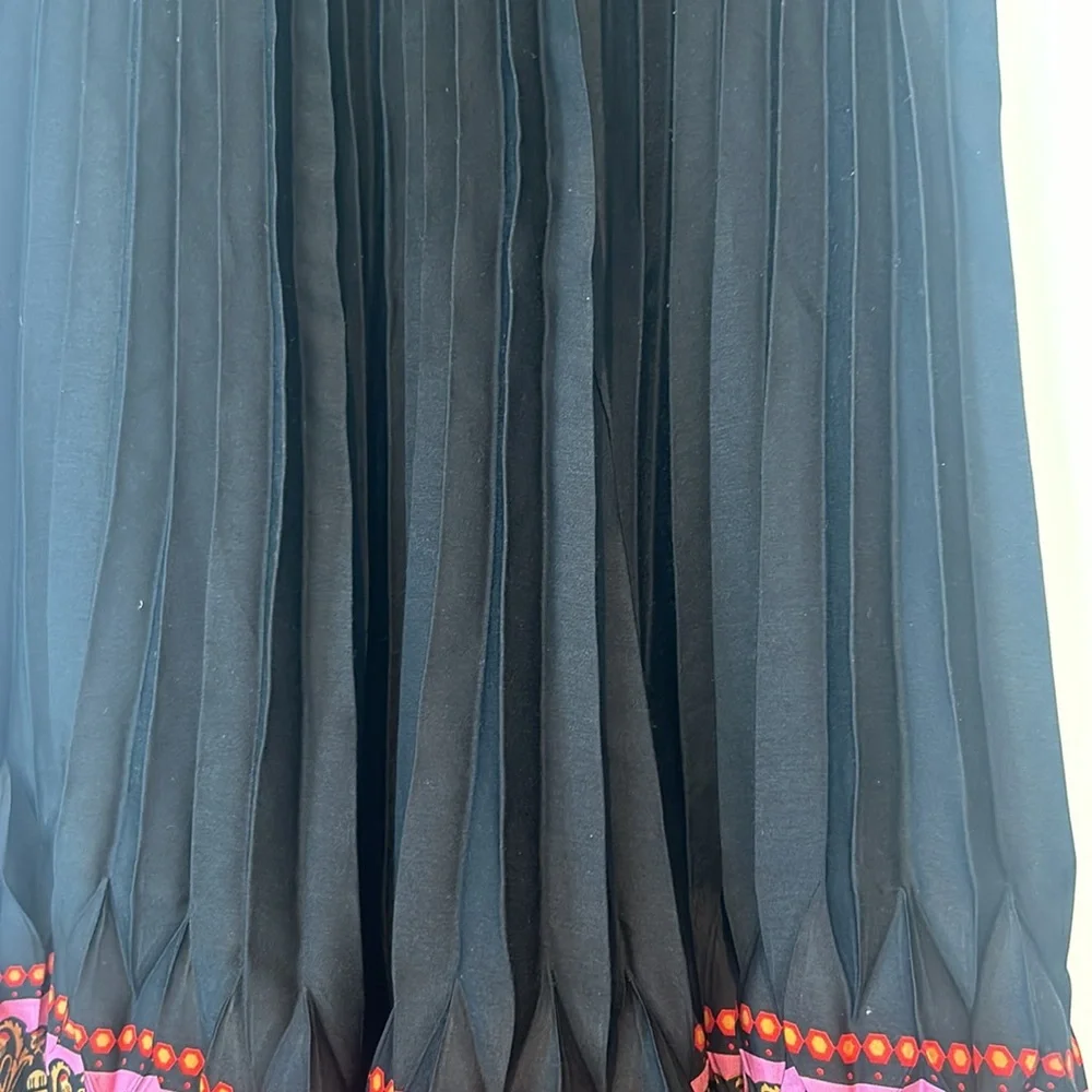 Farm Rio Anthropologie Bohemian Midi Black Pleated Skirt Multicolour Hem Size M - Picture 9 of 17